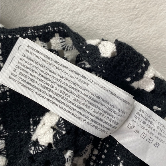 Abercrombie & Fitch Boho Crochet Knit Short Sleeve Button Up Shirt (Black/White) - Picture 16 of 16